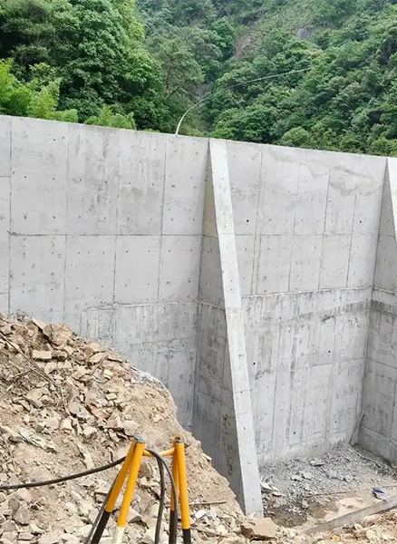 北京石景山区重力式挡土墙